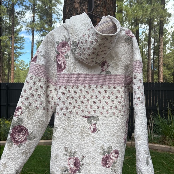 XL Floral Quilted Hoodie, Oversized - Picture 3 of 5
